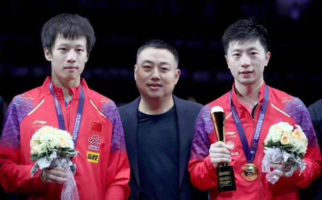 二次运球违 二次运球违