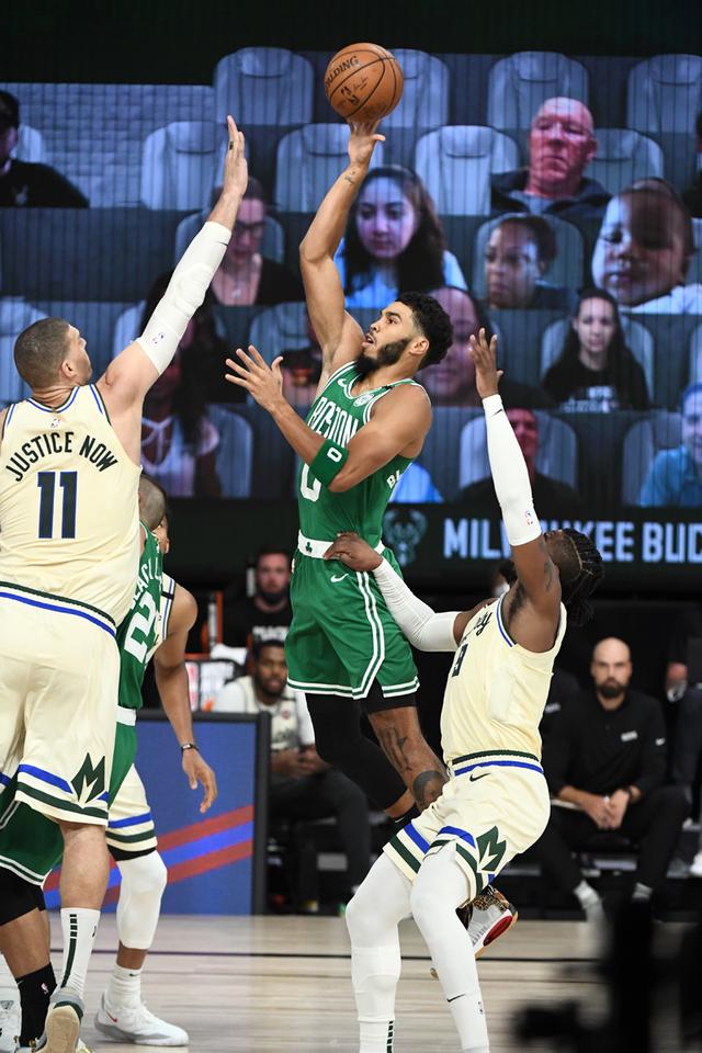 都在攻防两 都在攻防两